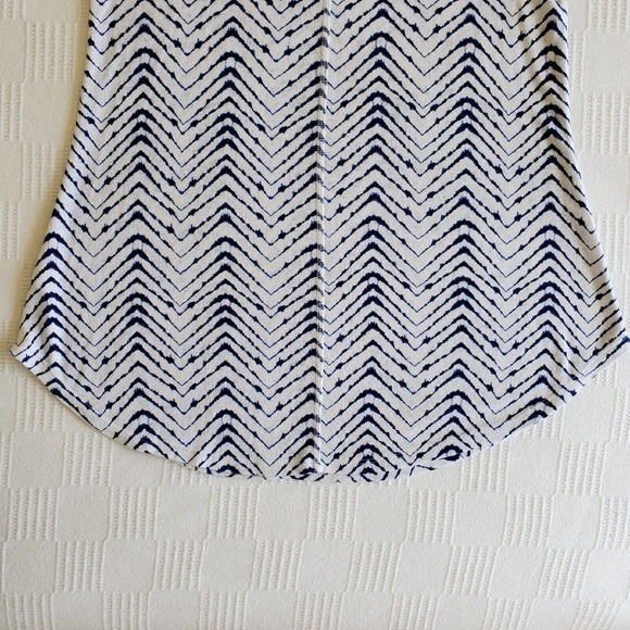 ATHLETA | Breezy Tank Top | White Blue Arrowhead Print | Small - Picture 9 of 12